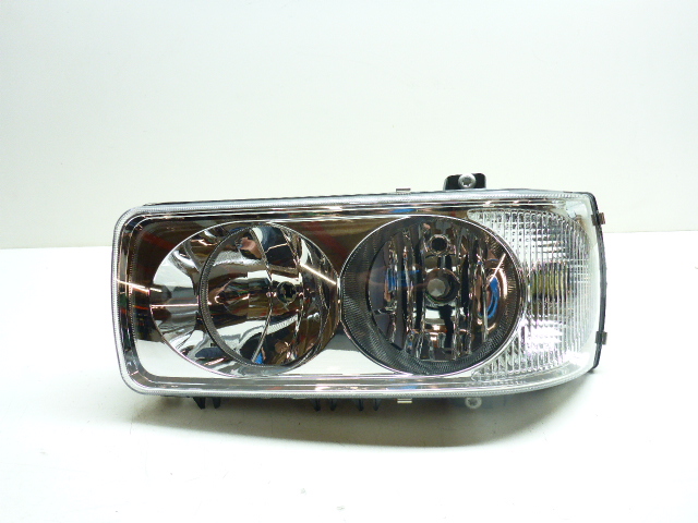 Scheinwerfer mit abblend und fernlicht rechts