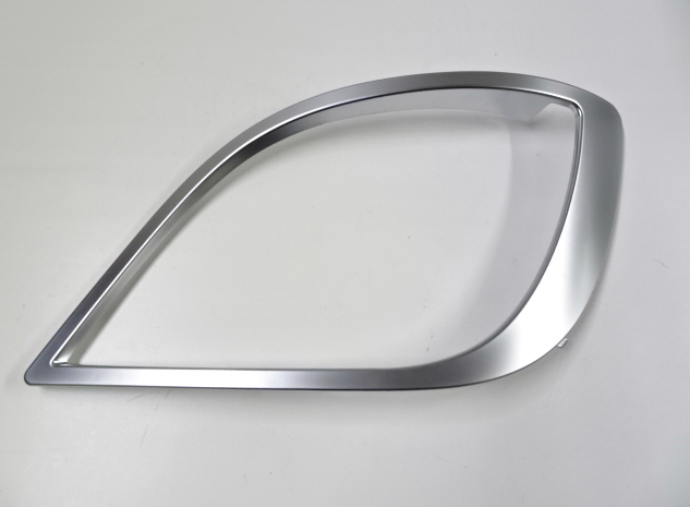 Trim strip (chrome) , left hand