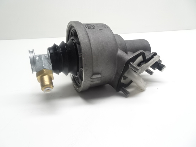 Clutch servo