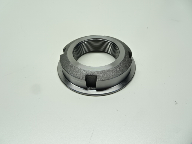 Grooved nut