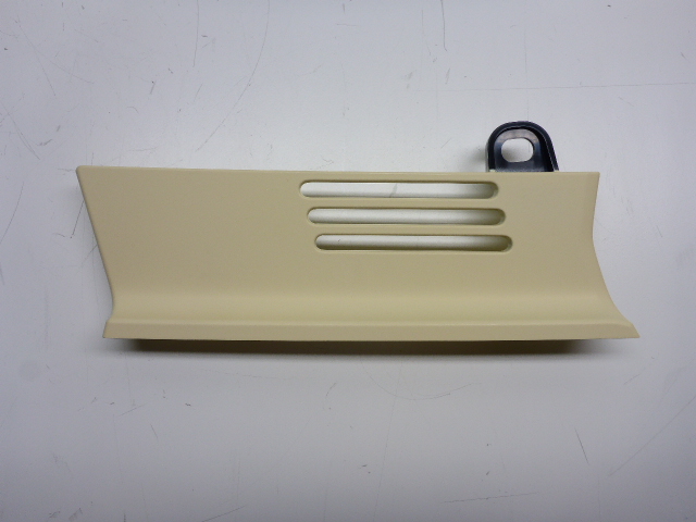 Cover right hand, lower grille ngs
