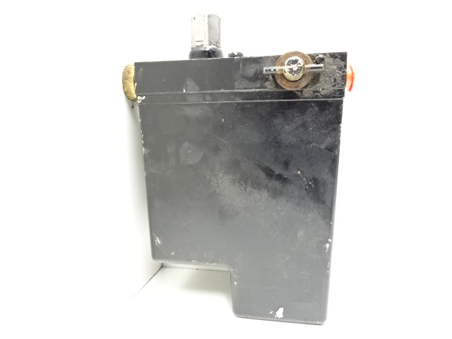 Cab tilt pump