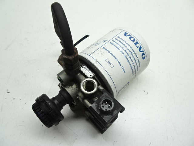 Air dryer